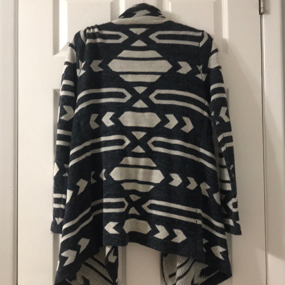 Cardigan - Picture 2 of 6